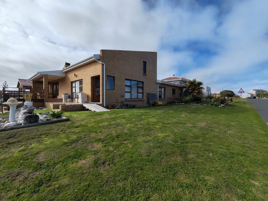 3 Bedroom Property for Sale in Perlemoenbaai Western Cape